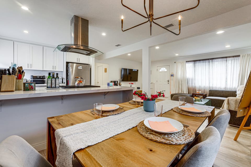 Close to Shore, Malls & SoFi! Redondo Beach Home House in Lawndale