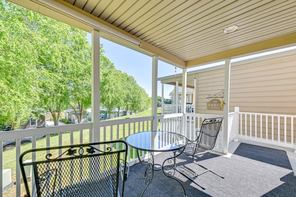 Pool & Lake Access! Sherrills Ford Tiny Home House in Lake Norman