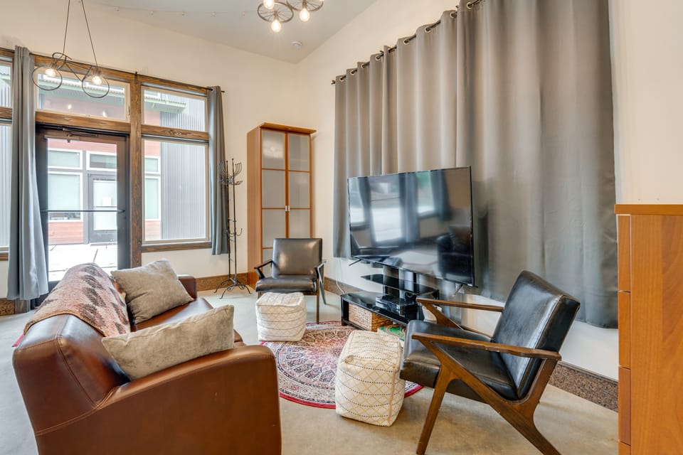 3 Blocks to Downtown! Cozy Sedro-Woolley Retreat! Apartment in Washington