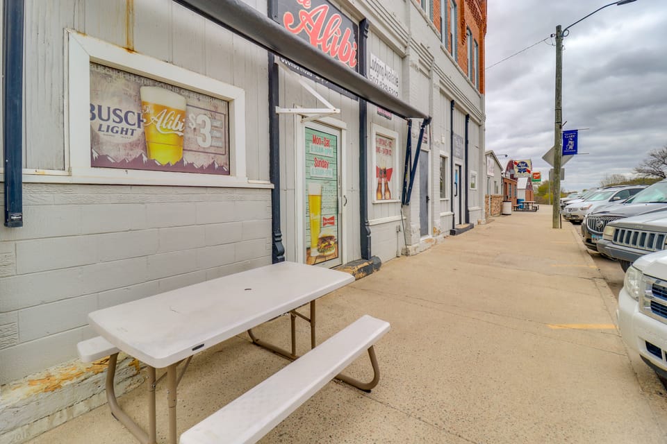 7 Mi to Lake Cochrane: Quaint Gary Getaway! Apartment in South Dakota