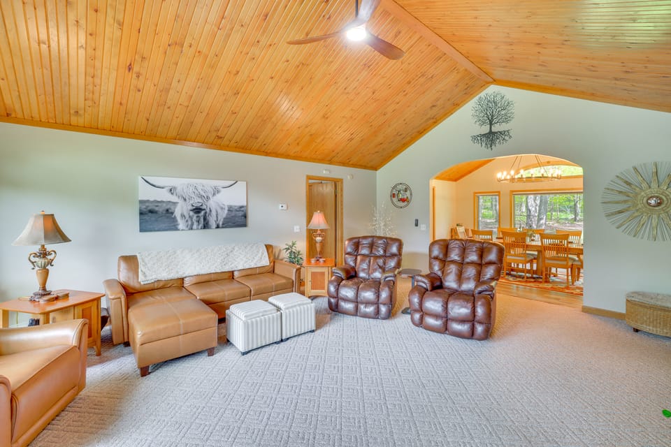 40-Acre Waterfront Retreat on the White River! House in Michigan
