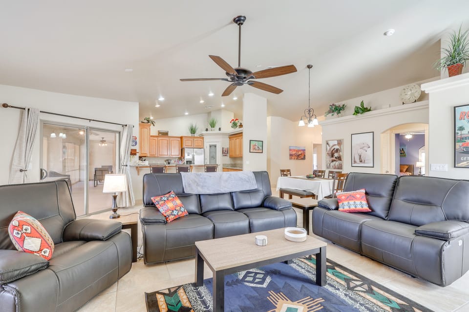 Kingman Mtn-View Home w/ Putting Green & Ping-Pong House in Kingman