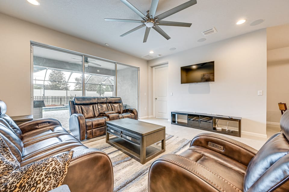 Tampa Area Home w/ Private Pool, Pets Welcome! House in Valrico