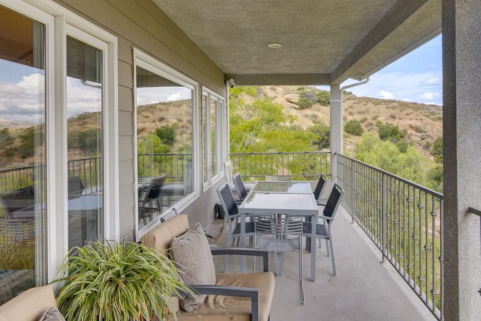 Combined Retreat w/ Epic Views in Simi Valley! House in Simi Valley