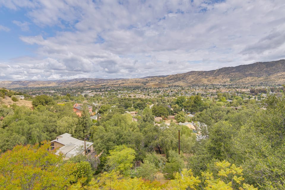 Combined Retreat w/ Epic Views in Simi Valley! House in Simi Valley