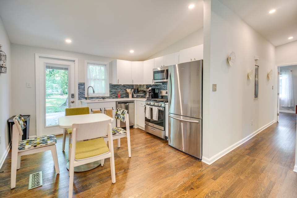 3 Mi to The Battery! Home w/ Spacious Backyard House in Smyrna
