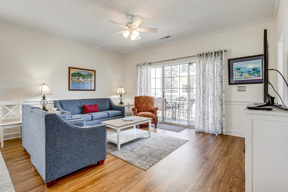 Pool Access! Myrtlewood Villas Golf Escape Apartment in Carolina Forest