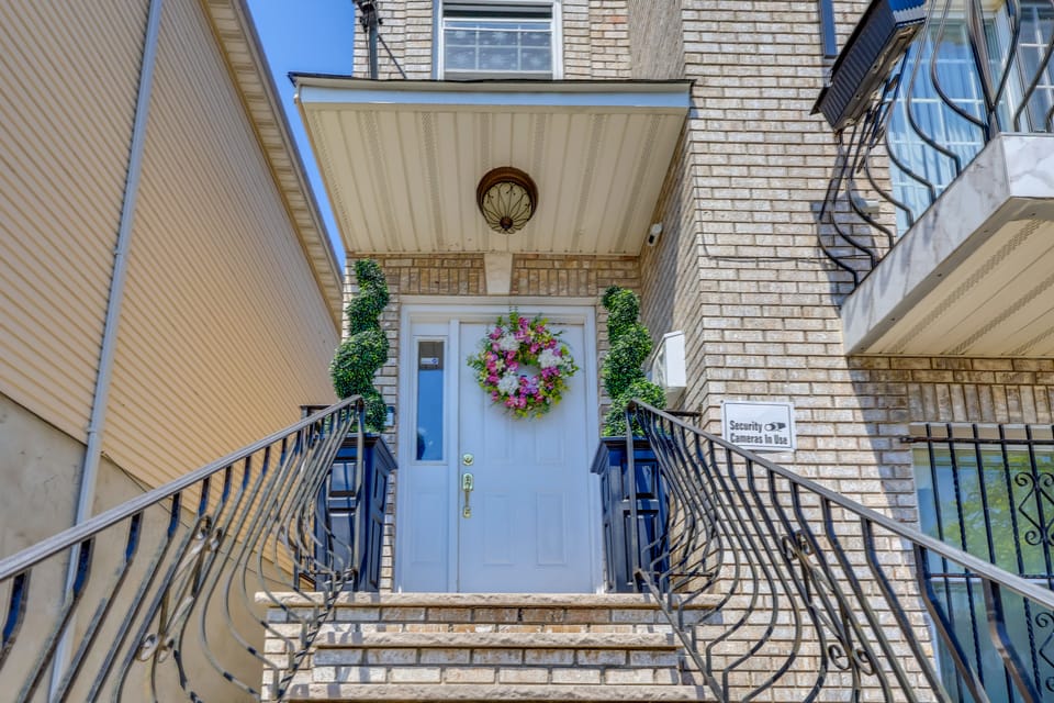 Walkable Base Near Dtwn, Penn Station & MetLife Apartment in Newark