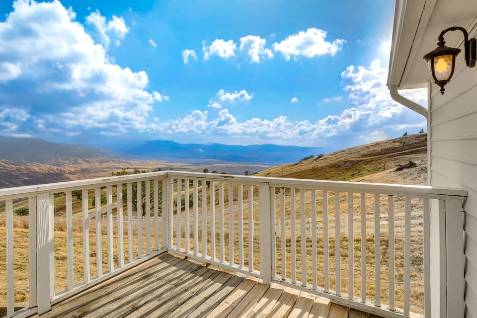 Hiking, Wineries & More! Mtn-View Gem in Tehachapi House in Sierra Nevada