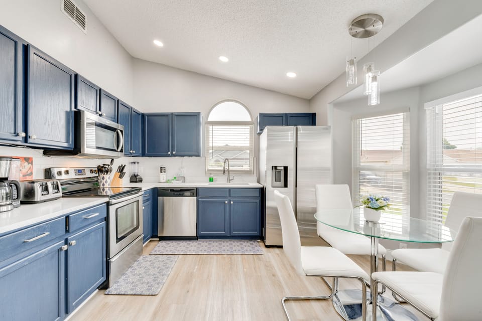 Kid-Themed Bedrooms, Pool & Games! Kissimmee Home House in Kissimmee