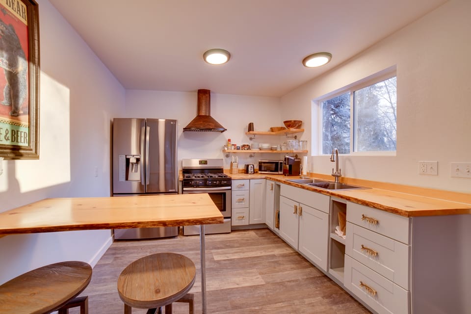 4-Cabin Haven Near Kenai River: Catch & Freeze! House in Sterling