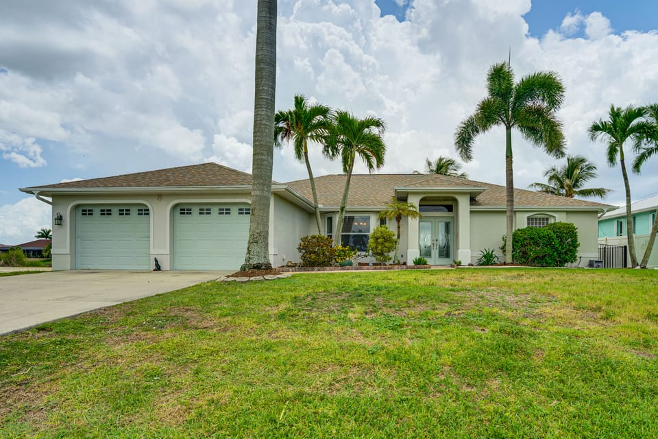 Spectacular Views! Largest Canal in NW Cape Coral House in Cape Coral