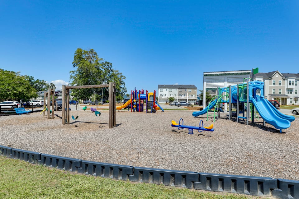 Community Pools + Dock: Moncks Corner Getaway House in South Carolina