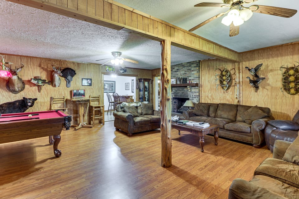 Fire Pit, Patio, Views! Group Lodge in Cheaha Mtns House in Alabama
