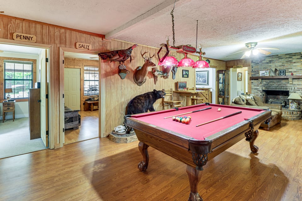 Fire Pit, Patio, Views! Group Lodge in Cheaha Mtns House in Alabama