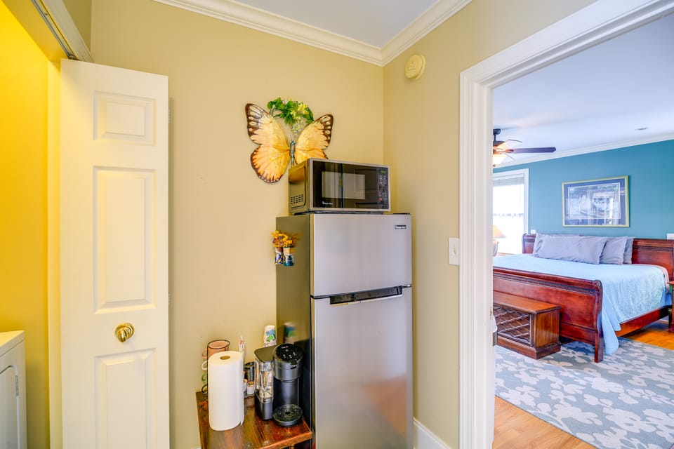 2 Mi to Downtown Bristol! Updated ADU w/ Parking Apartment in Bristol