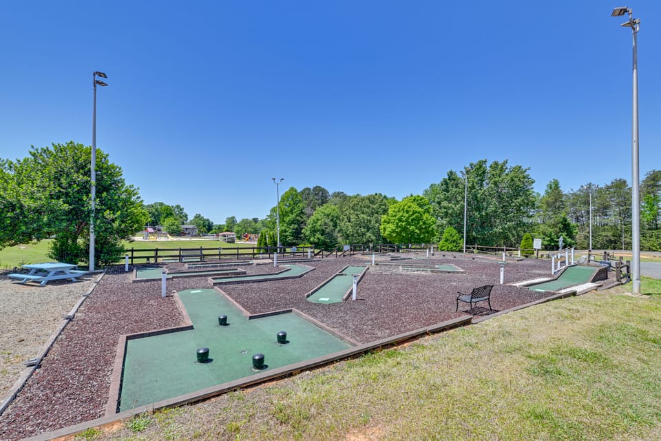 Amazing Views! Family-Friendly Badin Lake House! House in Badin Lake