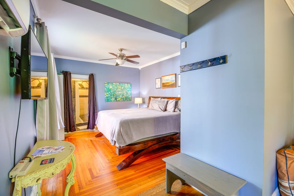 King Studio Suite w/ Walk-In Shower | Pet Friendly Apartment in Bristol