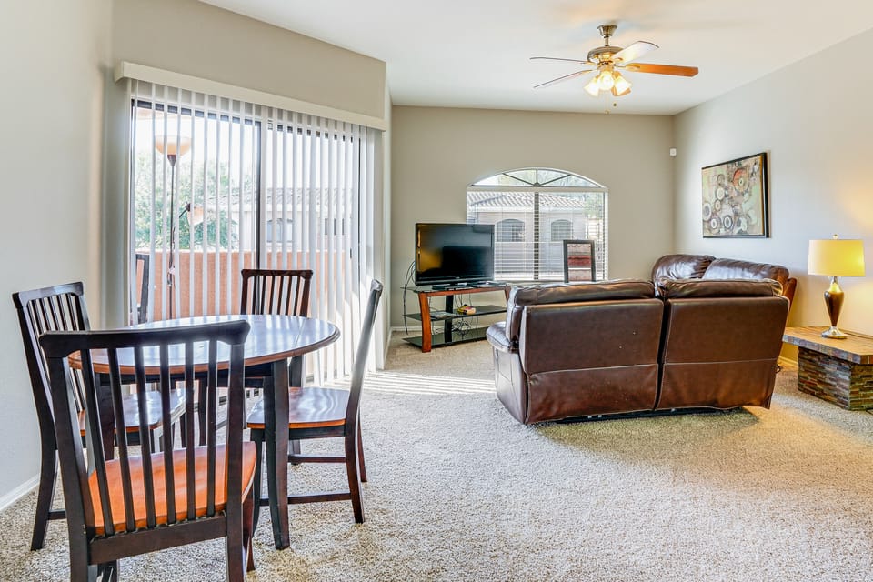 2 Desert Breeze Villas Units: Patios & Pool Access Apartment in Avondale