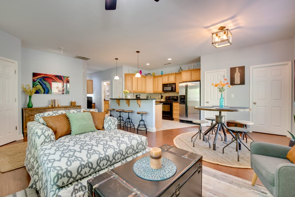 Lake Access & Game Room: 2-Unit Hiram Retreat House in Georgia