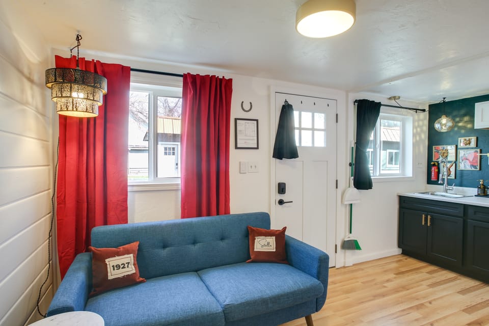 3 Mi to Dtwn Spokane: Sleek Multi-Unit Base Apartment in Spokane