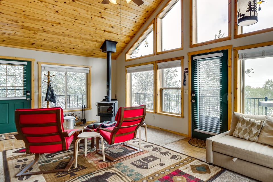 On 5 Wooded Acres! Quiet Cabin in Hartsel House in Park County