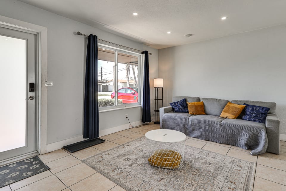 Miami Area Work & Play Hub! Near I-75 & SR 826 House in Hialeah