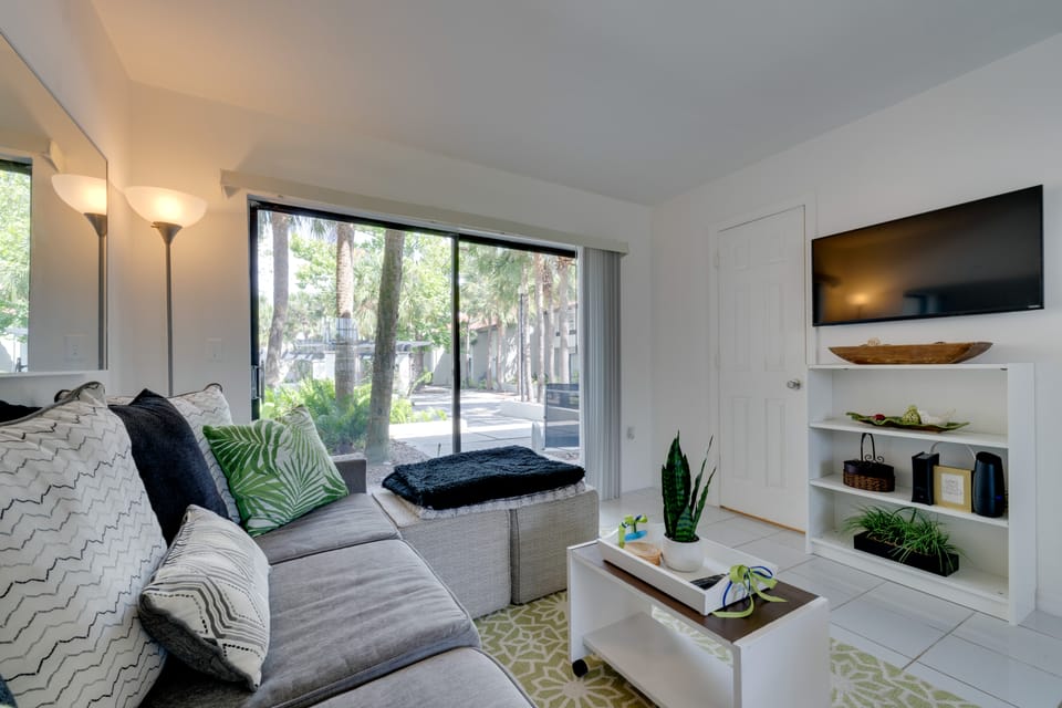 4 Mi to Universal Studios! Perfect Orlando Base Apartment in Orlando