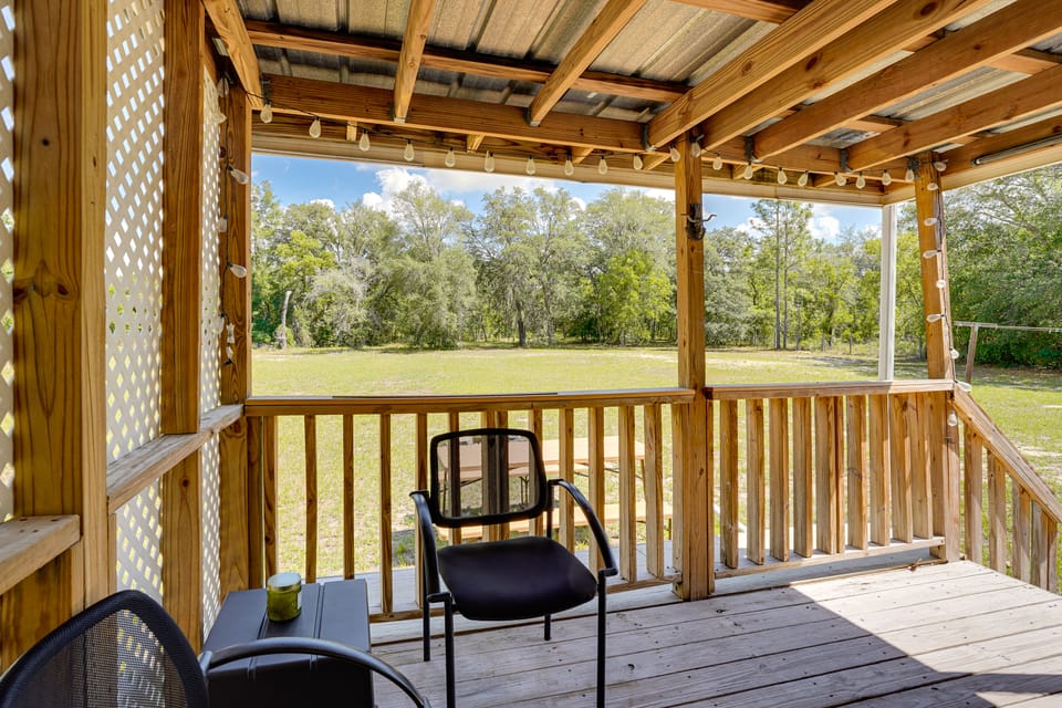 Family Home w/ Hot Tub, 5 Mi to Rainbow Springs! House in Florida