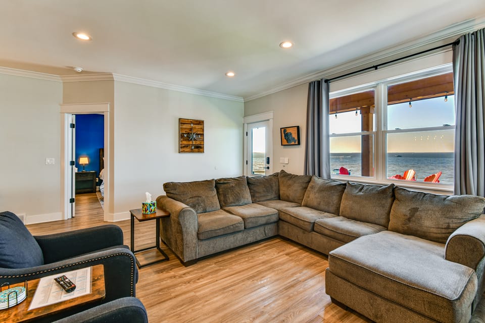 Families Welcome! Houghton Lake Escape w/ Foosball House in Houghton Lake