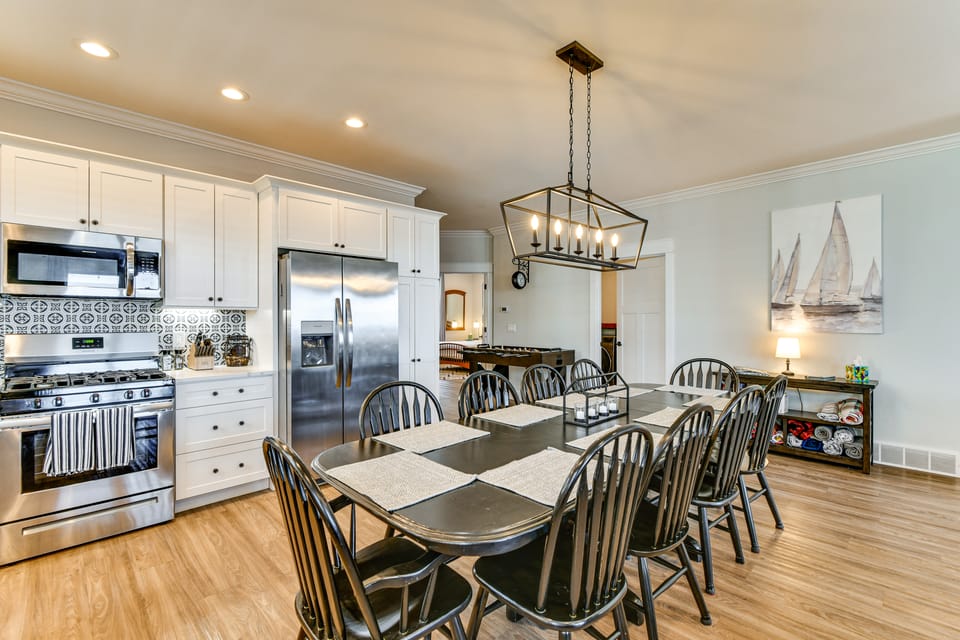 Families Welcome! Houghton Lake Escape w/ Foosball House in Houghton Lake