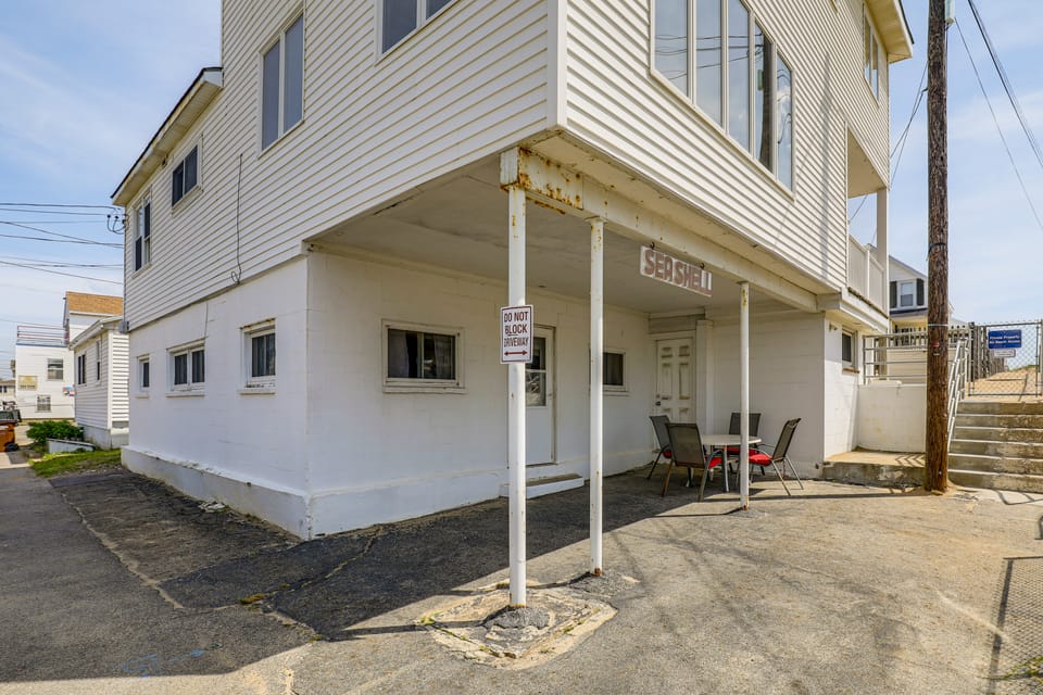 Steps to Beach! Salisbury Family Getaway Apartment in Massachusetts