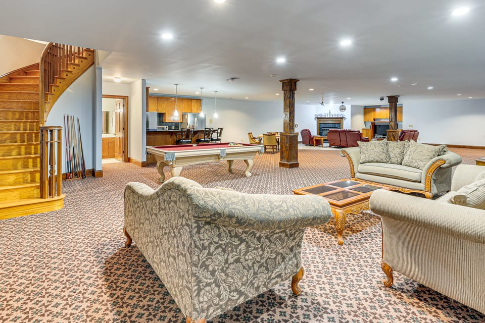 Stocked Pond! 33-Acre LaGrange Estate w/ 2 Units House in Georgia