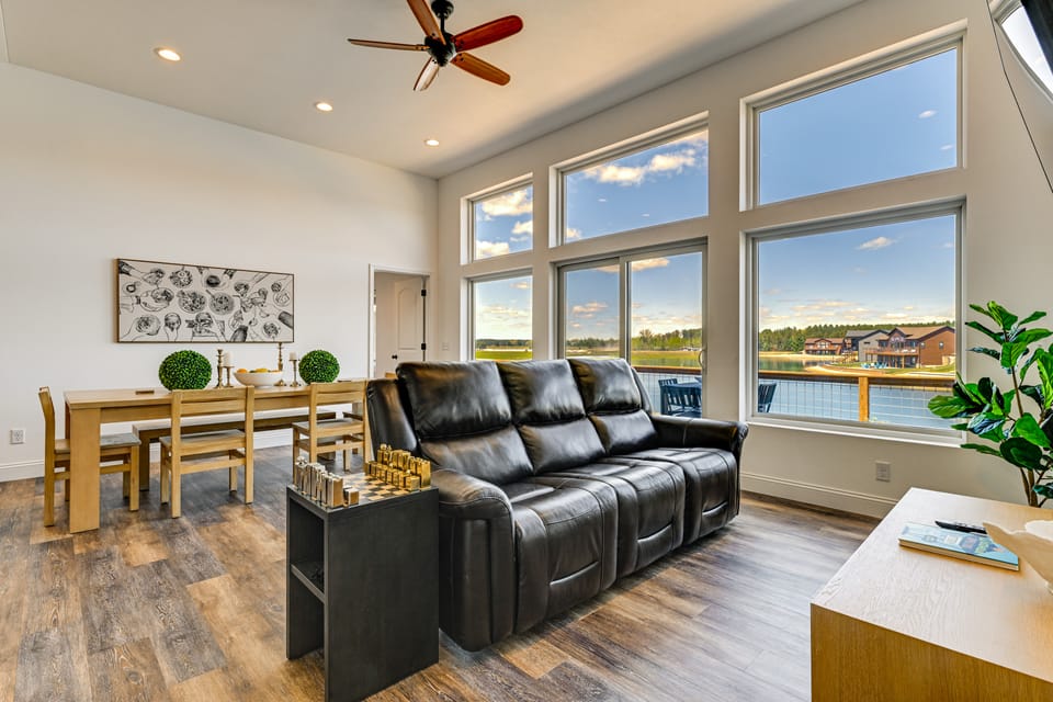 Private Beach & Game Room! Sunset Lake Group Hub House in Wisconsin