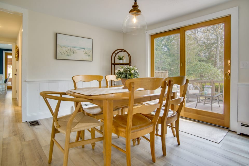 3 Mi to Nauset Beach! Family Home w/ Private Yard House in Orleans