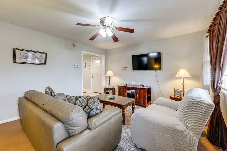 Spacious Yard! Family Home, 10 Mi to Fort Bragg House in Fayetteville