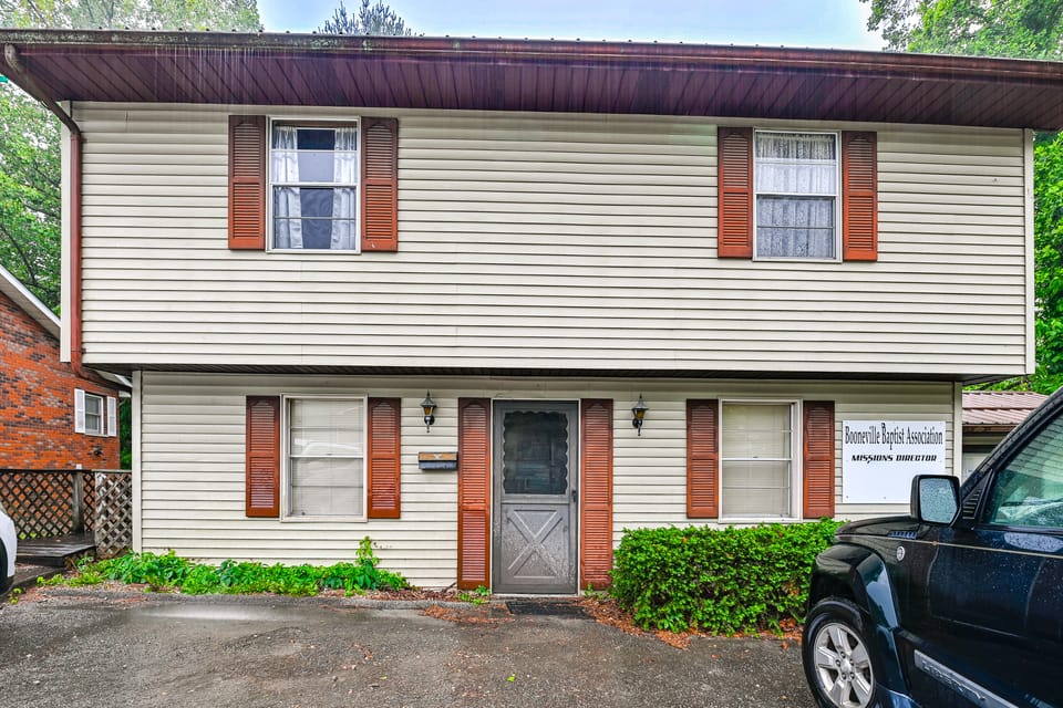 Bring Your Pets! Walkable Retreat in Manchester Apartment in Kentucky