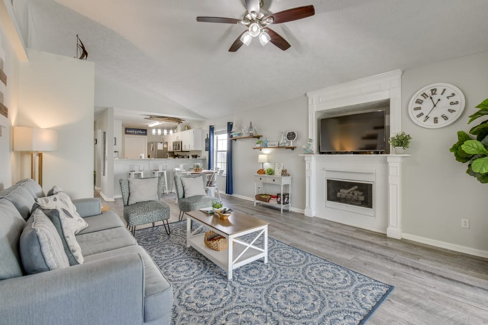 Walk to Beach: Panama City Stay w/ Peaceful Porch! House in Lower Grand Lagoon