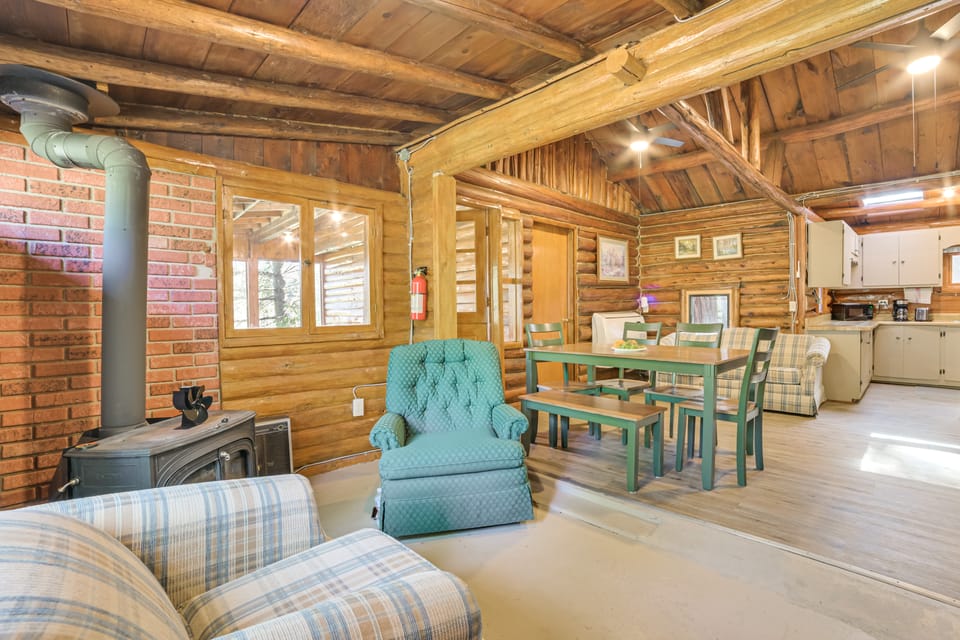 Hike, Fish & Unwind: Riverfront Vanderbilt Cabin House in Michigan