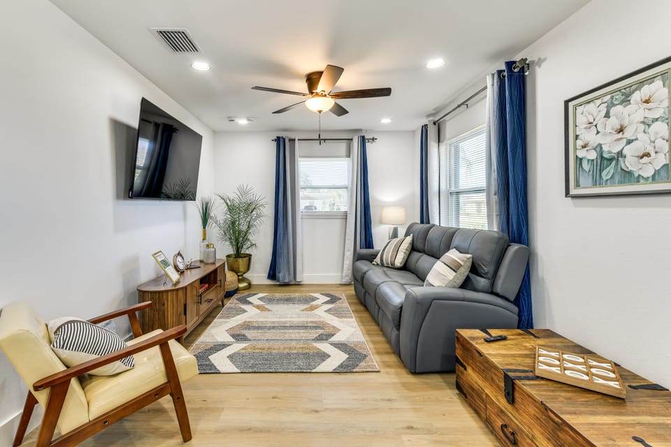 Work & Play in Palmetto! Pet-Friendly Home w/ Yard House in Palmetto
