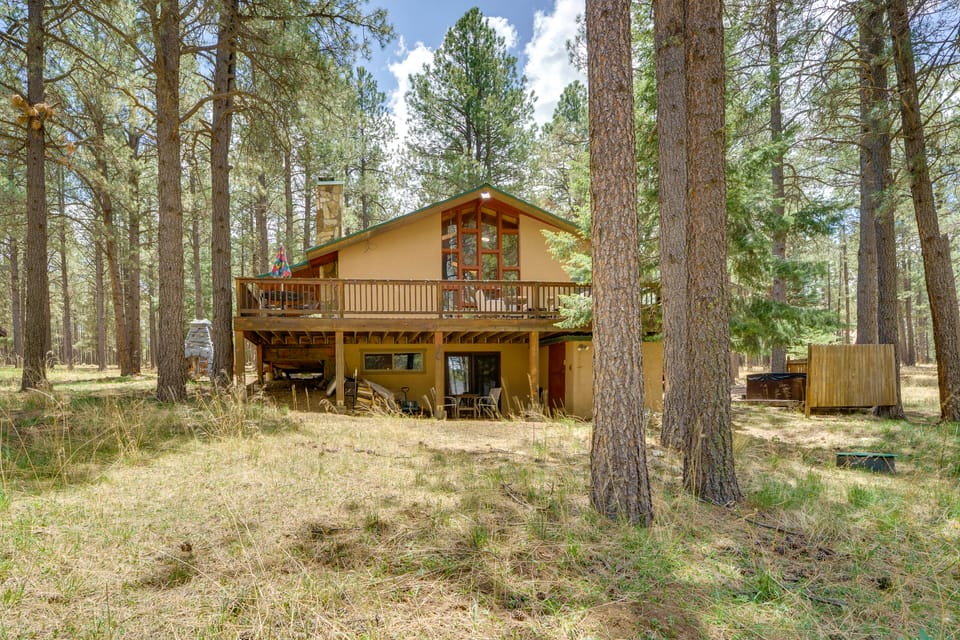 Family Haven w/ Hot Tub! 3 Mi to Angel Fire Resort House in Angel Fire