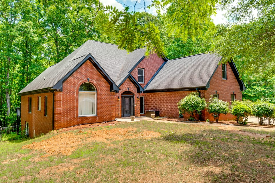 Harps Lake Family Retreat on 3 Private Acres House in Georgia