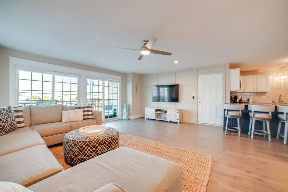 Walk to Beach & Boardwalk! Wildwood Getaway Apartment in Wildwood