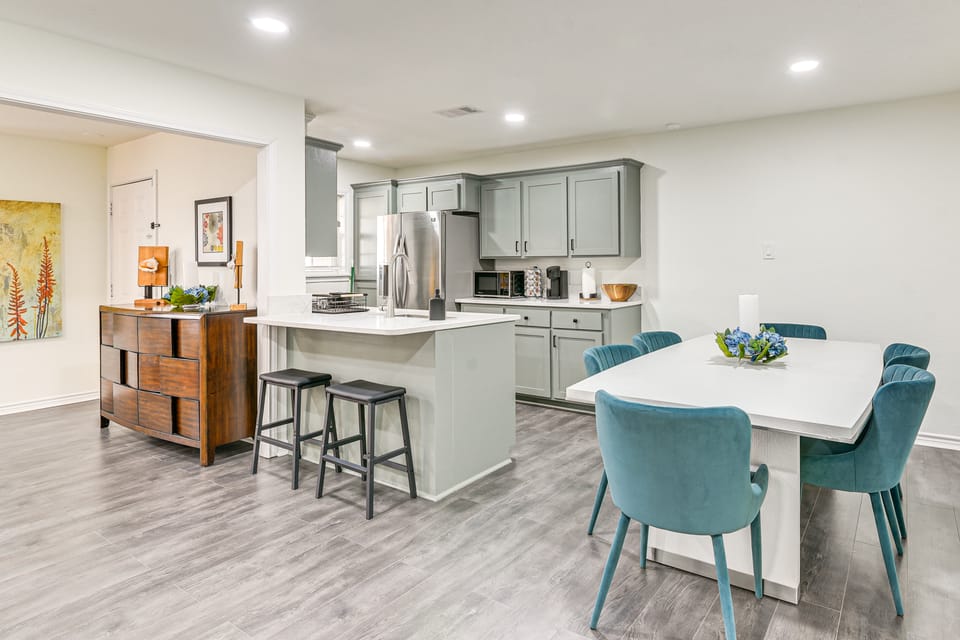 Near Beach & Pleasure Pier! 2 Units in Galveston Apartment in Galveston Island