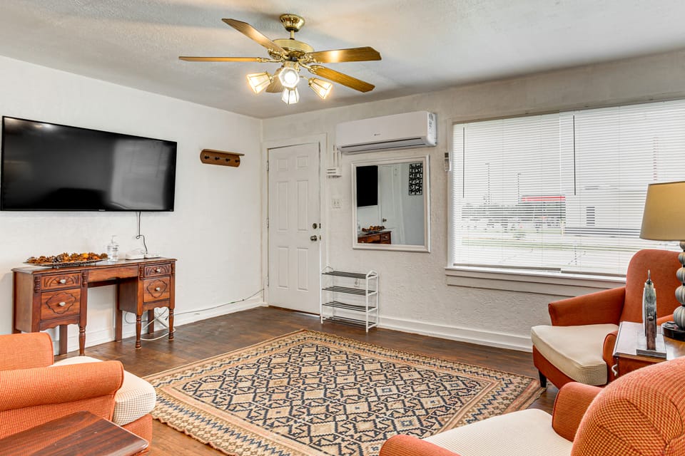 Fenced Yard! Quiet Home, 3 Mi to Fort Sill House in Lawton