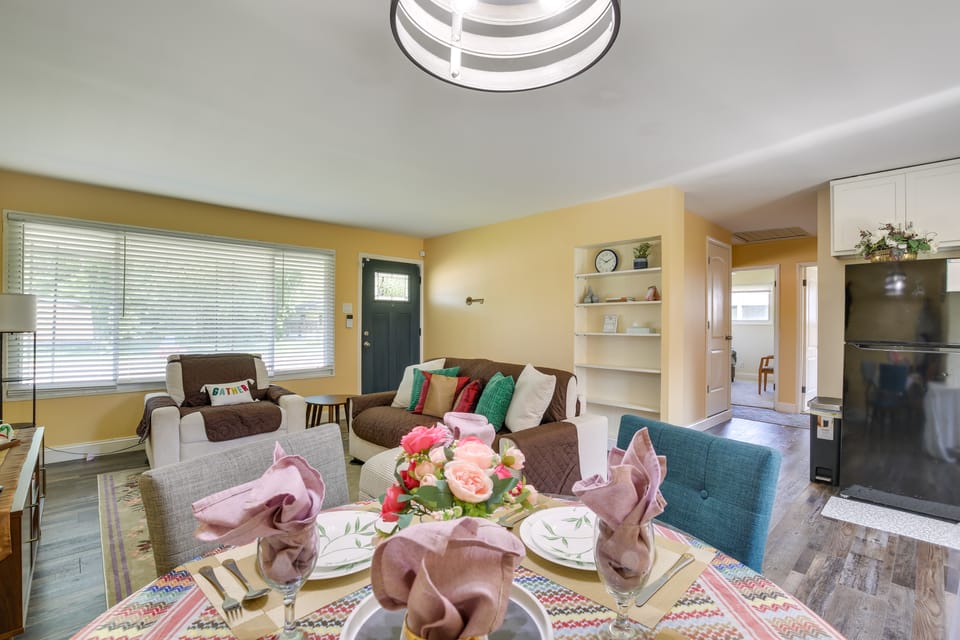 Easy Access to Parks, Hospital: St Louis Home House in Ferguson Township