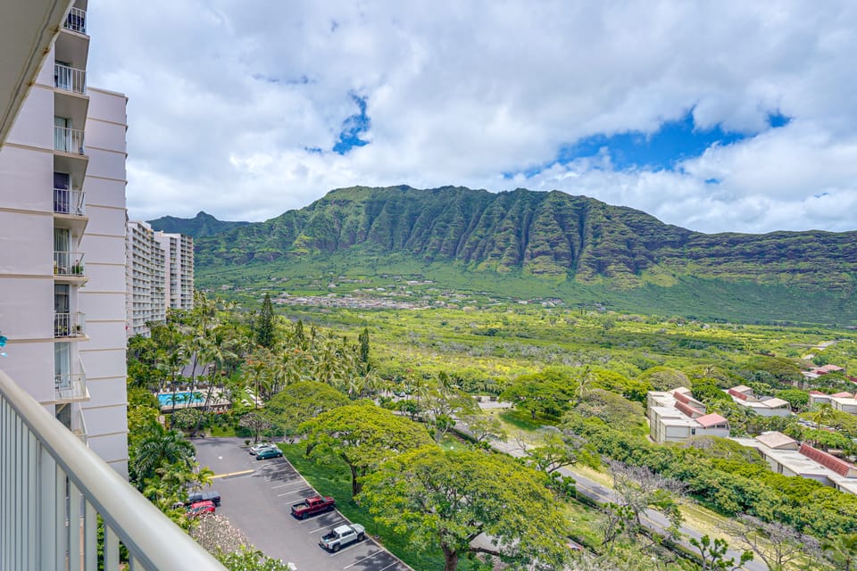 Stay on Waianae Coast! Ocean-View Condo w/ Pools Apartment in Makaha Valley