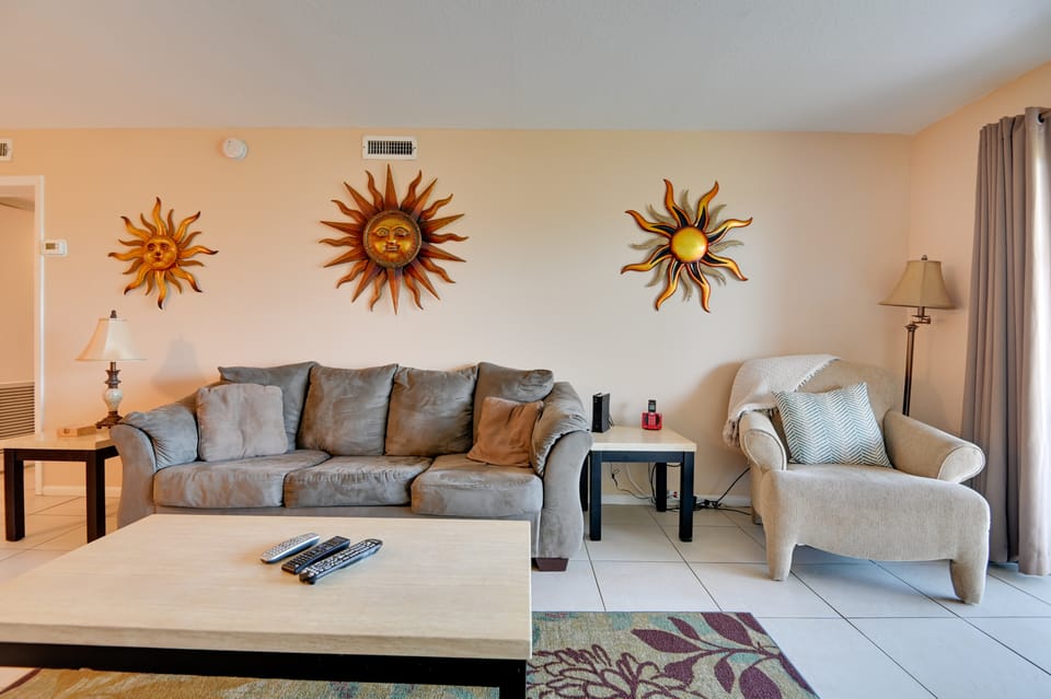 Walkable Cocoa Beach Condo w/ Ocean Views Apartment in Seacrest Beach