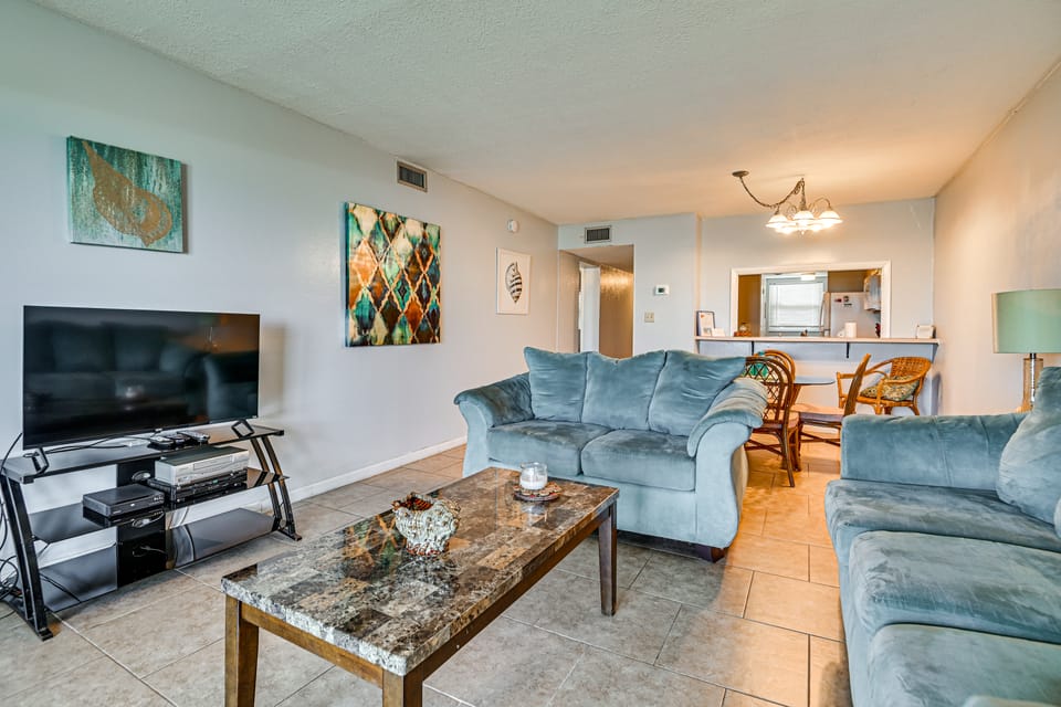 Ocean-View Balcony & Pool Access! Cocoa Beach Gem Apartment in Seacrest Beach