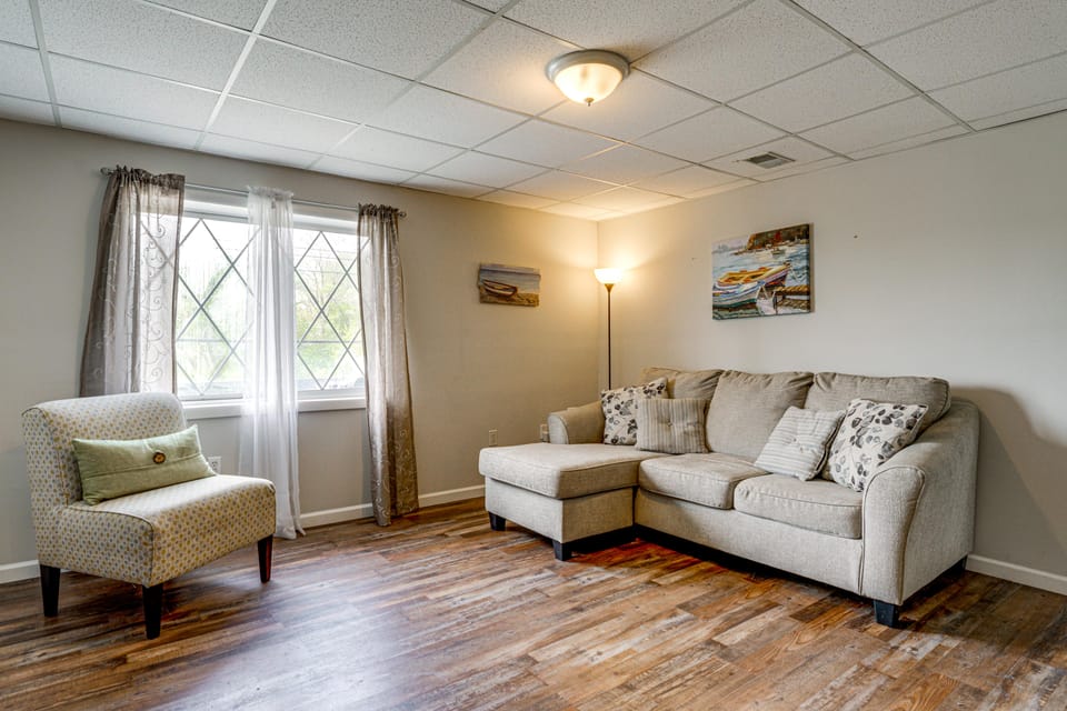 Fish, Swim + Relax: Modern Condo by Lake Huron! Apartment in Port Huron